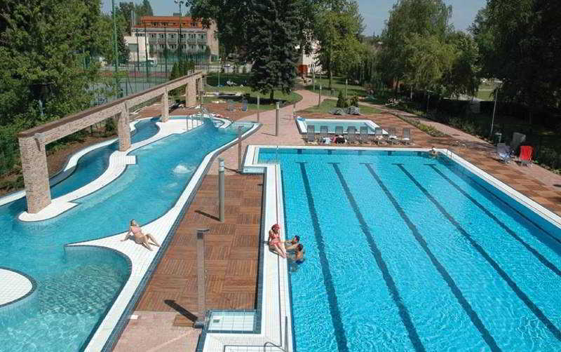 Holiday Beach Budapest Wellness Hotel With Sauna Park Létesítmények fotó